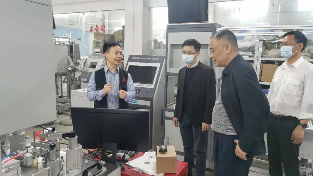 市监局及工信局领导开展企业质量数字化升级调研